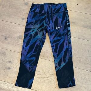 Cropped Nike Leggings.